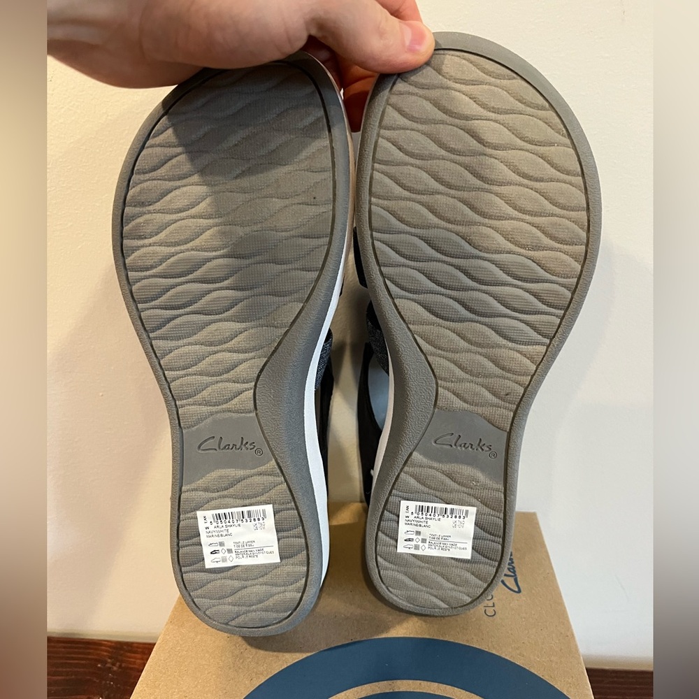 New Clarks Cloudsteppers Arla Shaylie Womens Strappy Sandals Shoes Size 10 - Picture 3 of 6